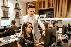 Avoid Micromanagement to be a Good Manager